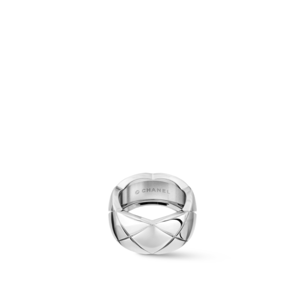 chanel coco crush ring J10573 top view