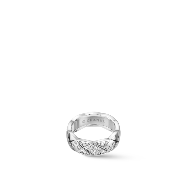 chanel coco crush ring J10865 top view