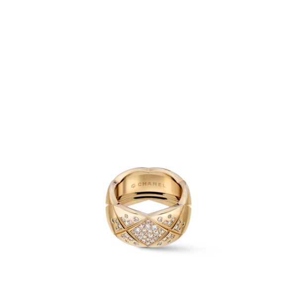 chanel coco crush ring J11100 top view