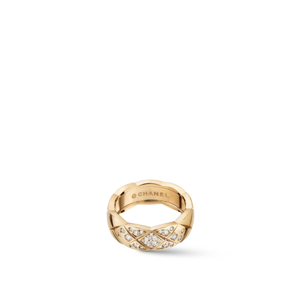 chanel coco crush ring J11101 top view